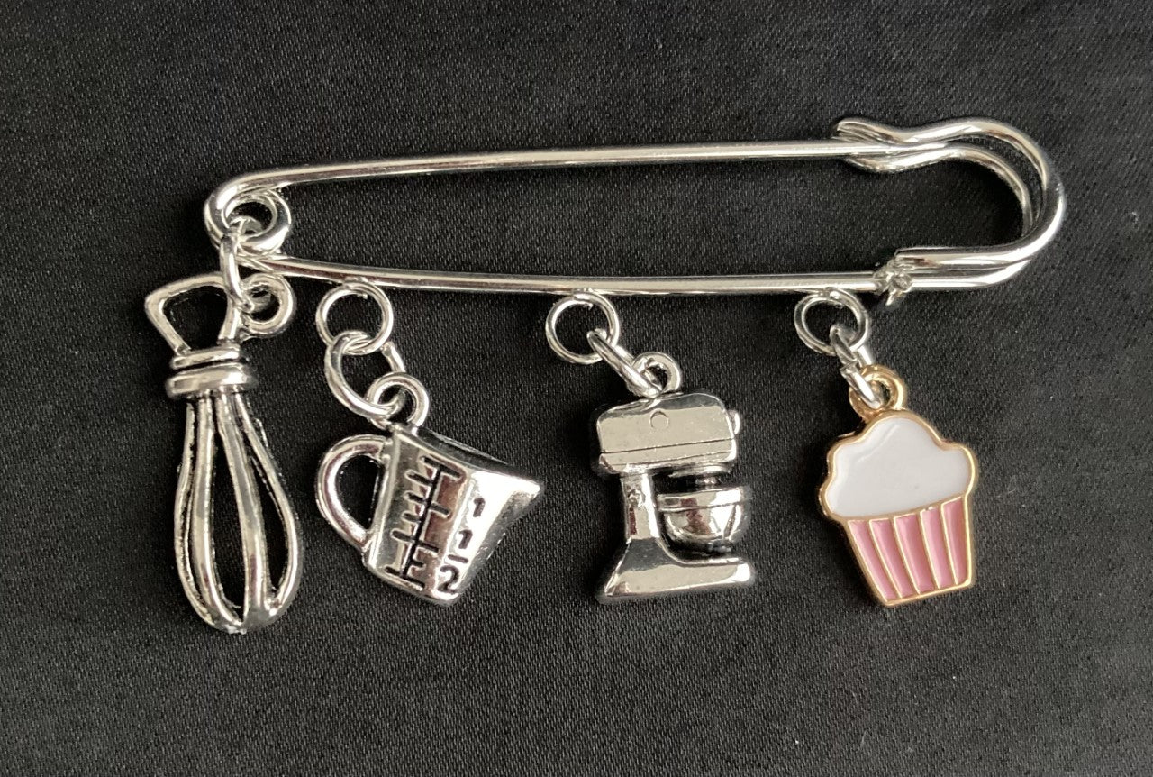 Baker Brooch Pin with Accessories